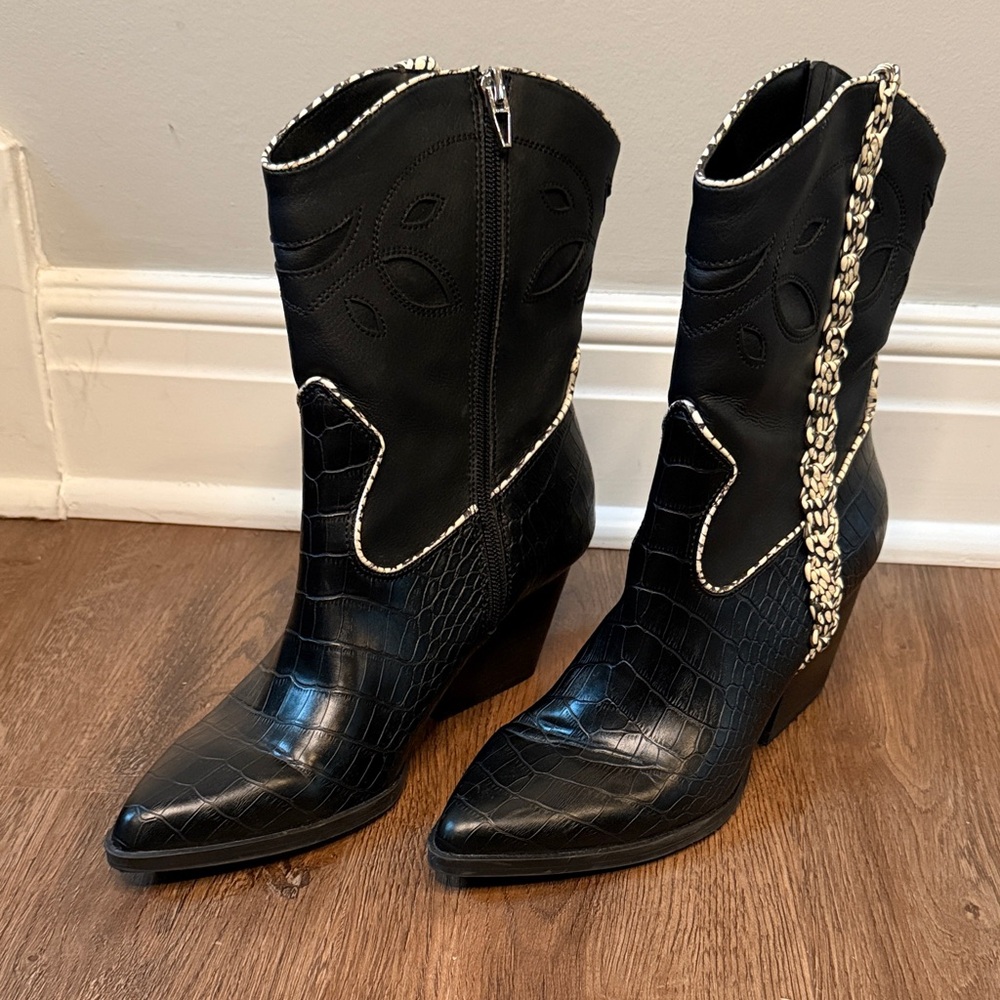 Dolce Vita Black Croc-Embossed Western Ankle Boots with Trim